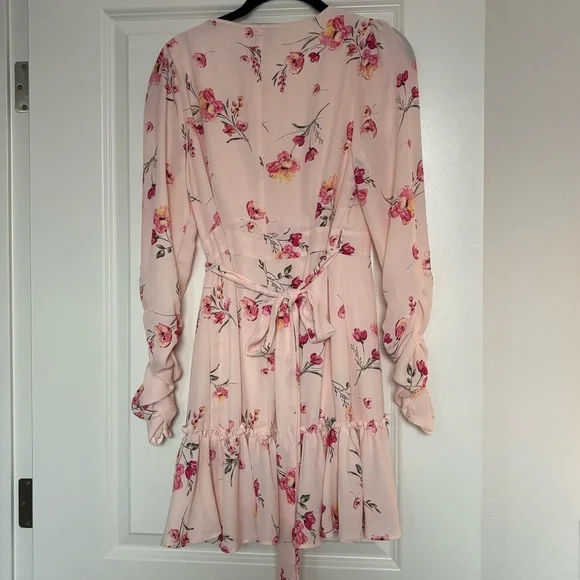 Forever 21 Light Pink Floral Long Sleeve Wrap Dress Mini size M - Picture 2 of 13